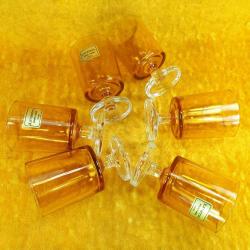 VINTAGE LUMINARC VERRERIE D'ARQUES FRANCE 6 ADET KEHRİBAR RENKLİ SHOT BARDAK , BİR TANESİNİN AYAK TABANINDA ATIK VAR