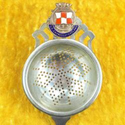 S.S. EMPRESS OF ENGLAND EL YAPIMI MİNE ARMALI , İNGİLİZ TRANSATLANTİK BUHARLI YOLCU GEMİSİNDEN ÇIKMA GÜMÜŞ KAPLAMA METAL ANTİKA ÇAY SÜZGEÇİ