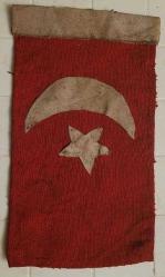 LOT.4 » EL DİKİMİ ESKİLERDEN ASKER GÖĞÜS CEBİ BAYRAĞI. KOLEKSİYONLUK.