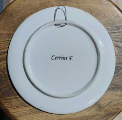 İtalya, 3 Boyutlu Rölyef Pisa Kulesi Temalı Dekoratif Tabak. Duvara Monteye ve Ayakta Sergilemeye Uygundur. Cerrini F. İmzalı. El Yapımı, Boyama ve Mükemmel Durumdadır. Seramik/Porselen. 1980'ler. (25x25 cm)