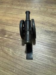 Antika Mini  Dekoratif Pirinç Masa Üstü Topu  Boy 13 cm Yükseklik 5,5 cm