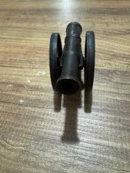 Antika Mini  Dekoratif Pirinç Masa Üstü Topu  Boy 13 cm Yükseklik 5,5 cm