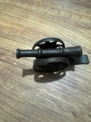 Antika Mini  Dekoratif Pirinç Masa Üstü Topu  Boy 13 cm Yükseklik 5,5 cm