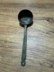 Antika El Dövmesi Bakır/Bronz Küçük Kepçe Boy 19 cm Tamamen el işçiliği ile dövülerek form verilmiş, geleneksel motiflere sahip antika servis/ölçek kepçesi Boy 19 cm