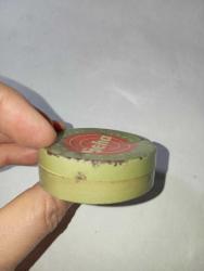 Geha Türkiye Cumhuriyeti Hükümeti damgalı antika bir daktilo şeridi teneke kutusu Yipranmalar var resimlerdeki haliyle koleksiyon Dekorluk