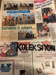 MERHABA GAZETESİ - DOĞUM GÜNÜ HEDİYESİ (TURKİSH - NEWSPAPER) - 28 ARALIK 1983 - SAYI : 51 - TAM TAKIM 12 SAYFADIR -Zeki Müren-Muazzez Abacı-Barış Manço-Ajda Pekkan-Kadir İnanır-Hülya Koçyiğit-İbrahim Tatlıses-Hülya Süer-Orhan Gencebay-Neşe Karaböcek-Zeki Alasya-Metin Akpınar-Selma Güneri-Seracettin Erman-Gülşen Bubikoğlu-Edip Akbayram-Nihal Arda-Ferdi Tayfur-Hülya Avşar-Hayati Hamzaoğlu-Zeynep Tedü-Levent Kırca-Nuri Sesigüzel-Sezer Güvenirgil-Emel Sayın-Şakir Öner Günhan-Ali Sami Yen-Parla Şenol-Gülay Alp-Dursun Karadağ-Enver Demir-Hülya Süer-Hakkı Yalçın-Canan Yerkaz-Ajda Pekkan-Gönül Yazar-Emel Sayın-Zeki Müren-Halit Kıvanç-Sibel Egemen-Şakir Öner Günhan-Altan Erbulak-Yüksel Uzel-Sezen Aksu-Selahattin Alpay-Gönül Öney-Bedia Akartürk-Belkıs Akkale-Türkan Şoray-Tolga Aşkıner-Nilüfer-Erol Evgin-Nil Burak-Mehlika Kenter-Zerrin-Neşe Can-Şerif Aydın-Ali Gezer-Veysel Korkutoğlu-Mehmet Yirmibeşoğlu-Suzan Güven-Şakir Özyol-Hasan Kartal-Nuran Has-Mehmet Akyüz-Ahmet Çelik-Alev Öner-Sakıp Sabanc