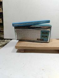 Kobe Kogyo KT-1000 yorgun çantalı el radyosu--ÇALIŞMIYOR