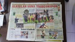 SABAH GAZETESİ - 23 MAYIS 2011 - FENERBAHÇE ŞAMPİYON ''ÇILGIN ŞAMPİYON'' - ALEX DE SOUZA - MEHMET BARLAS, YAVUZ DONAT, TRABZONSPOR - NURİ BİLGE CEYLAN'A CANNES'DAN ÖDÜL - PİLOT, BÜYÜK BİR FACİAYI ÖNLEDİ - DEPREMZEDENİN HUKUK ZAFERİ - PAKİSTAN'DA HAPİS TÜRK KADINI - HER ŞEY AIDS İÇİN - ARNOLD SCHWARZENEGGER'IN GAYRİMEŞRU İKİ ÇOCUĞU VAR - LEMAN SAM ve KIZI BİRLİKTE SAHNE ALDI - HAŞMET BABAOĞLU - DÜNYANIN 14 YENİ KAŞİFİNDEN BİRİ TÜRK, DOÇENT DR. ÇAĞAN HAKKI ŞEKERCİOĞLU - REFİK ERDURAN - ''METHİNE DİLLER KISIR'' DENİLEN DİVRİĞİ ULU CAMİ KORUMASIZ! - ERDAL ŞAFAK - ROMA LAHTİNİ YEMLİK YAPTILAR - ENGİN ARDIÇ - IRAK'IN İBOSU BARIŞ ELÇİSİ OLARAK DÖNDÜ - HYUNDAİ'NİN DEV YATIRIMI SON VİRAJDA - UFUK SANDIK - KİA DA TÜRKİYE'Yİ YATIRIM RANDIMANINA ALDI - İSKENDER GÜNEN - MURAT ÖZBOSTAN - LEVENT TÜZEMEN - METİN TEKİN - GÜRCAN BİLGİÇ - AHMET ÇAKAR - RIDVAN DİLMEN - TOPLAM 20 SAYFA, İÇ SAYFALARI EKSİK. SPOR SAYFALARI TAM, EKSİKSİZ
