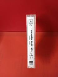 İBRAHİM TATLISES * GÜLÜM BENİM  / GÜLÜMSE BİRAZ  /  1985 YILI ORJİNAL BASIM   -  Kaset  Cok temiz sıfır  kondisyondadır. tek kusuru açılır kapanır yaprağı yoktur