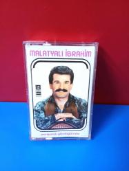 MALATYALI İBRAHİM* PERİŞANDI GÖRDÜGÜMDE  /   1985 yılı Orjinal baskı  gayet temizdir. kaset her iki yüzünde  üst köşelerinde bant yapışkan izleri yer almaktadır. Ürün açıklamasına bakınız