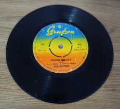 ZEKİ MÜREN-SENEDE BİR GÜN