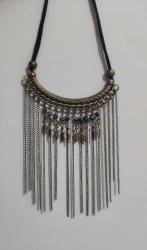 Etnik Tasarımlı Zincir Detaylı Kolye