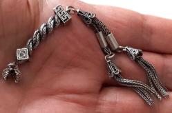 OSMANLI DÖNEMİ ANTİK MUHTEŞEM GÜMÜŞ MÜTHİŞ MOTİF İŞLEMELİ SARAYSAL TESPİH PÜSKÜLÜ ÜÜ2AA1 PEK ÇIKMAZ