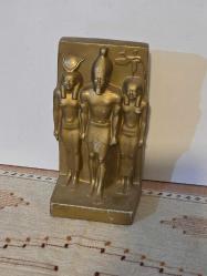 Nadir Antik Mısır Menkaure Üçlüsü Heykeli – Firavun, Hathor ve Kraliçe Altın Antik Eser SERAMİK BİBLO