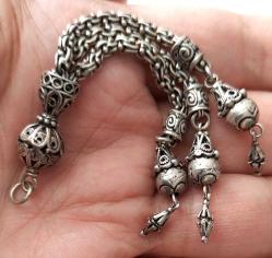 OSMANLI DÖNEMİ ANTİK MUHTEŞEM GÜMÜŞ MÜTHİŞ MOTİF İŞLEMELİ SARAYSAL TESPİH PÜSKÜLÜ 1R1R1A1 PEK ÇIKMAZ