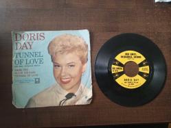 Tunnel of Love - Rum Away, Skidaddle, Skidoo Doris Day