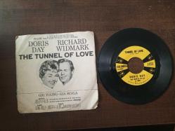 Tunnel of Love - Rum Away, Skidaddle, Skidoo Doris Day