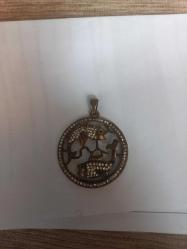 Zirkon taşlarla işlenmiş balık burcu kolyesi