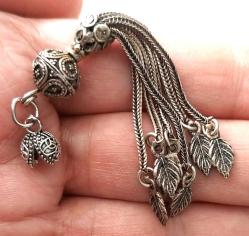 OSMANLI DÖNEMİ ANTİK MUHTEŞEM GÜMÜŞ MÜTHİŞ MOTİF İŞLEMELİ SARAYSAL TESPİH PÜSKÜLÜ 2P1T1R1 PEK ÇIKMAZ