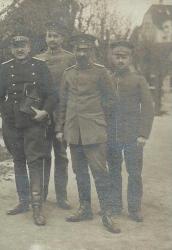 BİRİNCİ DÜNYA SAVAŞI ASKERLERİNİN HATIRA FOTOĞRAFI...