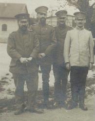 BİRİNCİ DÜNYA SAVAŞI ASKERLERİNİN HATIRA FOTOĞRAFI...