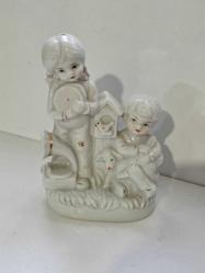 AVRUPA ÜRETİMİ PORSELEN MÜZİSYEN ÇOCUKLAR BİBLO BOY 14 CM BİBLO B DAMGALI