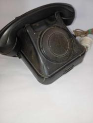 Antika telefon oldukça eskilerden. Yugoslavya imali. bagalit kasa. kırık çatlakları var. sabit hat olmadığı için deneme yapılmadı  Dekorluk olarak resimlerdeki hâliyle satışta  #tdkoleksiyontelefon