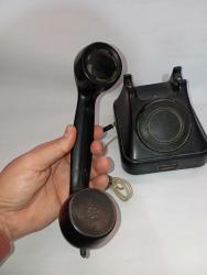 telefon oldukça eskilerden. Yugoslavya imali. bagalit kasa. kırık çatlakları var. sabit hat olmadığı için deneme yapılmadı  Dekorluk olarak resimlerdeki hâliyle satışta  #tdkoleksiyontelefon