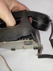 telefon oldukça eskilerden. Yugoslavya imali. bagalit kasa. kırık çatlakları var. sabit hat olmadığı için deneme yapılmadı  Dekorluk olarak resimlerdeki hâliyle satışta  #tdkoleksiyontelefon