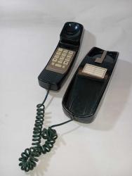 telefon eskilerden. tuşlu  sabit hat olmadığı için deneme yapılmadı. yipranmalari var  Dekorluk olarak resimlerdeki hâliyle satışta  #tdkoleksiyontelefon
