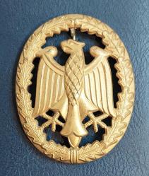 Almanya, Eski Batı Alman Silahlı Kuvvetleri Yeterlilik Rozeti. (Bundeswehr) Alman Silahlı Kuvvetleri'ndeki Birlik Hizmetinde Gösterilen Özel Başarılar İçin Verilen Yaka Rozeti/Broş. (Altın Renkli/İğneli Rozet) 1960-1980'ler. (42×53 mm)