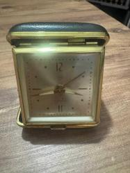 Antika Kurmalı Seyahat Saatleri-Diamond & German Made Koleksiyonluk, Vintage dönemine ait Kurmalı mekanik seyahat saati. Hem dekoratif hem de işlevsel parçalardır. Çalışır durumda