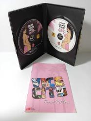 Pc oyun GTA Vice city. Orijinal. Kitapçık mevcut. 2 disk. Kullanıma bağlı çizikler var. Koleksiyonluk