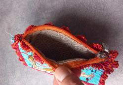 İSTANBUL  TEMALI İŞİ BONCUK ÖRME CÜZDAN. ÜZERİNDE 2023 BURCU YAZIYOR.  KONDİSYON YÜKSEK KOLEKSİYONLUK NADİR