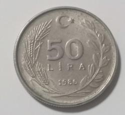 TÜRKİYE CUMHURİYETİ 50 LİRA 1986 ( KAŞ VE GÖZ ÜZERİNDE ÇAPAK ERÖRÜ)