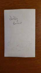 ŞANTÖZ BERRİN BEN'İN ORİJİNAL FOTOĞRAFI - 18 x 12 cm EBADINDA - BERRİN BEN, KADRAJA POZ VERİRKEN YAKINDAN ÇEKİLMİŞ BİR KARE