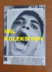 SES SANATÇISI ve ORKESTRA ŞEFİ ÖMER AYSAN'IN GAZETEDEN KESİLME FOTOĞRAFI  - 14 x 10 cm EBADINDA - ''ÖMER AYSAN, ALTIN MİKROFON YARIŞMASI'NA ''KARAKUZU'' ADLI BİR BESTE İLE KATILDI'' ARKA SAYFADA MUHAMMED ALİ CLAY