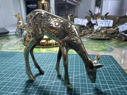 El Yapımı Pirinç Geyik Figürü – Dekoratif Obje