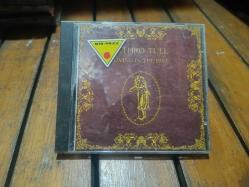 JETHRO TULL / LIVING IN THE PAST / CD