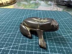 Vintage Pirinç Kurbağa Figür – Dekoratif & Koleksiyonluk