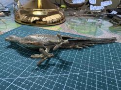 Vintage Pirinç Tavus Kuşu Figür – PEÇETELİK formunda Dekoratif & Koleksiyonluk