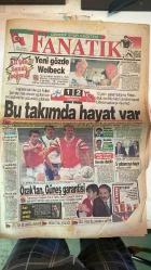 FANATİK SPOR GAZETESİ - TURKISH NEWSPAPER - DOĞUM GÜNÜ HEDİYESİ  - EKSİKSİZ TAM TAKIM GAZETE - 3 HAZİRAN 1996 - SAYI: 196 - ALİ ŞEN - WELBECK - ALLAN NIELSEN - LITMANEN - SAFFET - FARUK ÖZAK - ŞENOL GÜNEŞ - RASİM KARA - ABDULLAH CEVRİM - OĞUZ TONGSİR - FATİH TERİM - ERGUN GÜRSOY - OZHAN CANAYDIN - EVREN - VEDAT YANGIN - BU VATAN HEPİMİZİN - GERÇEK SPOR GAZETESİ - FANATİK - YENİ GÖZDE WELBECK - 72 YIL SONRA GELEN ZAFER - BU TAKIMDA HAYAT VAR - BELEDİYESPOR’UN BÜYÜK BAŞARISI - GENÇLERDE EFES ŞAMPİYON OLDU - TELEVOLE YİNE ÇOK FARKLI - ÖZAK’TAN GÜNEŞ GARANTİSİ - KARA YABANCI AVINDA - GÜNEŞ DE İSTİYOR - BAŞLANGIÇ BÖYLE OLSUN - BU TAKIMI SEVİYORUM - FATİH TERİM’E MİLLİ MESAJ - TERİM MEMNUN - 5 YABANCIYA HAYIR - AM BOM’DA YABANCI SANCISI - B.HAKAN KARARSIZ - UĞUR’UN TADI YOK - TRANSFERDE SESSİZLİK SÜRÜYOR - SAUNDERS BEKLETİLİYOR - FLORYA’DA İMZA GÜNÜ - HAMİ’NİN TRANSFERİ HAFTAYA ERTELENDİ - “FATİH SÖZÜNDEN DÖNMEZ” - TERİM SÖYLEMEMİŞTİR - TRANSFERLER YAPILACAK - GALATASARAY’DA TARİHİ KUTLAMA -