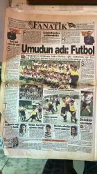 FANATİK SPOR GAZETESİ - TURKISH NEWSPAPER - DOĞUM GÜNÜ HEDİYESİ  - EKSİKSİZ TAM TAKIM GAZETE - 3 HAZİRAN 1996 - SAYI: 196 - ALİ ŞEN - WELBECK - ALLAN NIELSEN - LITMANEN - SAFFET - FARUK ÖZAK - ŞENOL GÜNEŞ - RASİM KARA - ABDULLAH CEVRİM - OĞUZ TONGSİR - FATİH TERİM - ERGUN GÜRSOY - OZHAN CANAYDIN - EVREN - VEDAT YANGIN - BU VATAN HEPİMİZİN - GERÇEK SPOR GAZETESİ - FANATİK - YENİ GÖZDE WELBECK - 72 YIL SONRA GELEN ZAFER - BU TAKIMDA HAYAT VAR - BELEDİYESPOR’UN BÜYÜK BAŞARISI - GENÇLERDE EFES ŞAMPİYON OLDU - TELEVOLE YİNE ÇOK FARKLI - ÖZAK’TAN GÜNEŞ GARANTİSİ - KARA YABANCI AVINDA - GÜNEŞ DE İSTİYOR - BAŞLANGIÇ BÖYLE OLSUN - BU TAKIMI SEVİYORUM - FATİH TERİM’E MİLLİ MESAJ - TERİM MEMNUN - 5 YABANCIYA HAYIR - AM BOM’DA YABANCI SANCISI - B.HAKAN KARARSIZ - UĞUR’UN TADI YOK - TRANSFERDE SESSİZLİK SÜRÜYOR - SAUNDERS BEKLETİLİYOR - FLORYA’DA İMZA GÜNÜ - HAMİ’NİN TRANSFERİ HAFTAYA ERTELENDİ - “FATİH SÖZÜNDEN DÖNMEZ” - TERİM SÖYLEMEMİŞTİR - TRANSFERLER YAPILACAK - GALATASARAY’DA TARİHİ KUTLAMA -