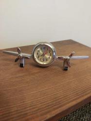 Uçak Tasarımlı Retro Masa Saati