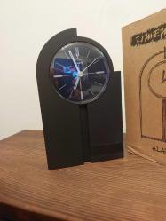 Modern Siyah Alarmlı Masa Saati