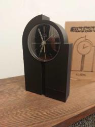 Modern Siyah Alarmlı Masa Saati