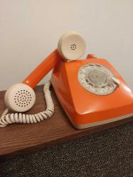 Renkli Retro Çevirmeli Telefon