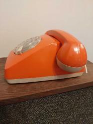 Renkli Retro Çevirmeli Telefon