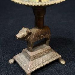 Pirinç Nandi Figürlü Mumluk – Hindistan, Modern Dönem