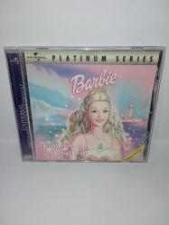 Vcd Barbie Nutcracker Fındıkkıran Balesinde. Orijinal. Universal Platinum Series. Türkçe dublaj. Kartonet temiz. Cd'de çalışmasını etkilemeyen yoğun çizikler var. Baştan sona sorunsuz çalışıyor